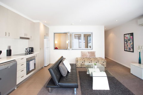 Modern Executive Apartment @ Braddon, 1BR, Wine, Wifi, Secure Parking, Canberra - Accommodation Brunswick Heads 1