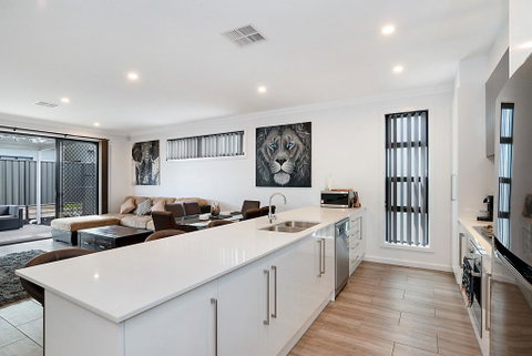 Modern Luxury At Christies Beach - Accommodation Brunswick Heads 0