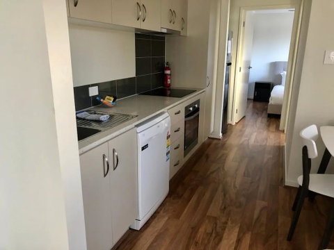 Modern Unit Near To Surfers Paradise - Accommodation Brunswick Heads 2
