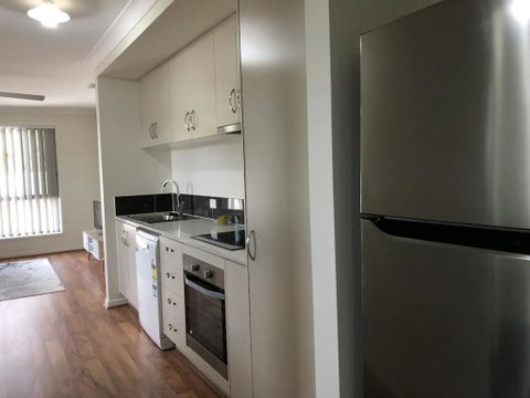 Modern Unit Near To Surfers Paradise - Accommodation Brunswick Heads 3