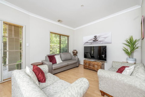 MOMENTS FROM BRADDON & ANU SPACIOUS And RELAXED - Accommodation Brunswick Heads 3