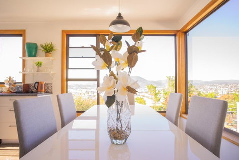Moonah House-10 Mins To CBD & MONA, 4BR, 2 BATH, Great View, Park 3 Cars, Sleep 11, King Bed, En-suite - Accommodation Brunswick Heads 0