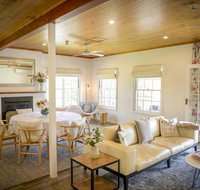 Myrtle Tree Lodge - Flowers Kangaroo Valley - Accommodation Brunswick Heads