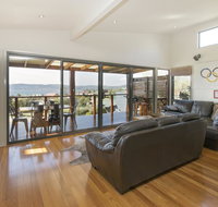 Ned Kelly's Retreat - Sophisticated style with modern convenience and magical outlook - Accommodation Brunswick Heads
