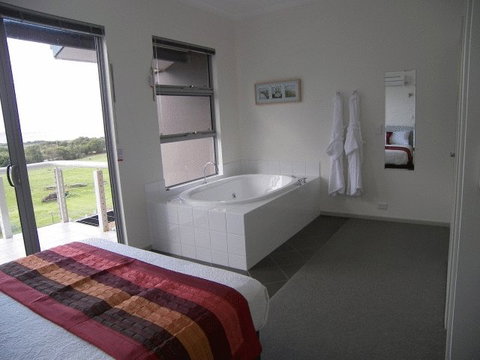 Cosy Corner Sea View Apartments - Accommodation Brunswick Heads 3
