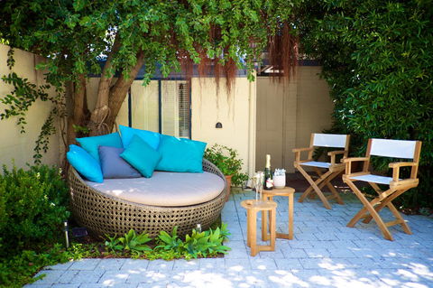 Cottesloe Artist's Beach Retreat - Accommodation Brunswick Heads 1