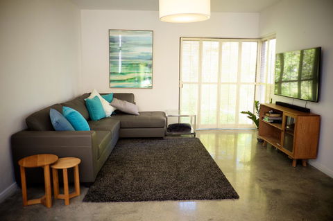 Cottesloe Artist's Beach Retreat - Accommodation Brunswick Heads 5