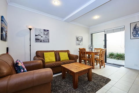 Fremantle Townhouse U/5 - Accommodation Brunswick Heads 3