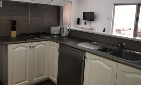 Blue Lake Family Retreat - Accommodation Brunswick Heads 12