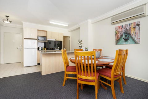 Oversized Eastend Sleeps 6 Free PARKING+POOL WIFI - Accommodation Brunswick Heads 9