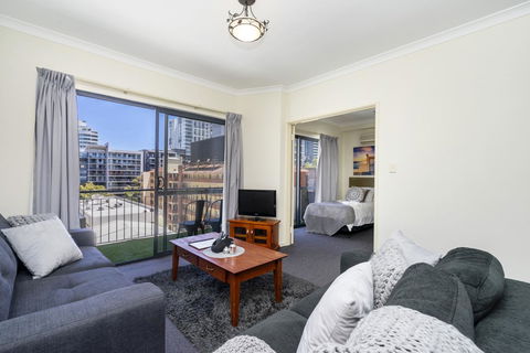 Oversized Eastend Sleeps 6 Free PARKING+POOL WIFI - Accommodation Brunswick Heads 0