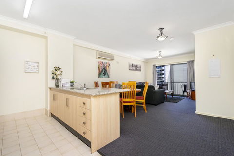 Oversized Eastend Sleeps 6 Free PARKING+POOL WIFI - Accommodation Brunswick Heads 2