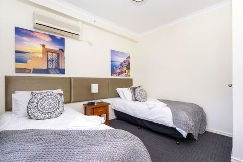 Oversized Eastend Sleeps 6 Free PARKING+POOL WIFI - Accommodation Brunswick Heads 28