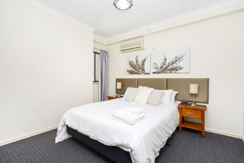 Oversized Eastend Sleeps 6 Free PARKING+POOL WIFI - Accommodation Brunswick Heads 11