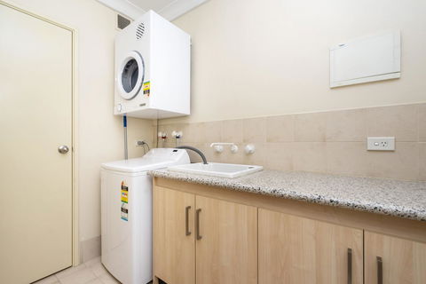 Oversized Eastend Sleeps 6 Free PARKING+POOL WIFI - Accommodation Brunswick Heads 12