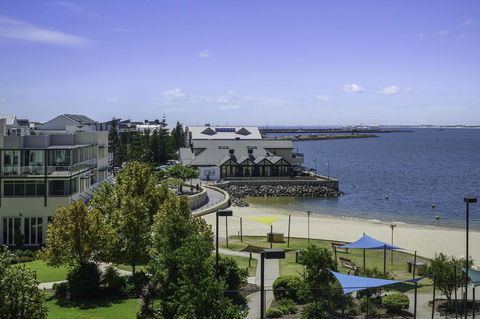 Luxury Suite Bunbury - Accommodation Brunswick Heads 0