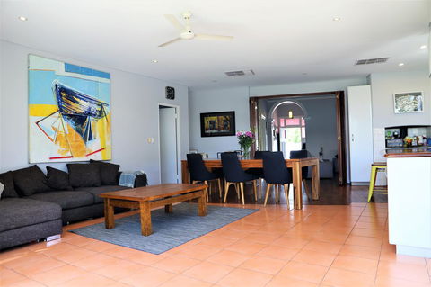 Fremantle Heritage Home For You To Enjoy! - Accommodation Brunswick Heads 12