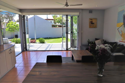 Fremantle Heritage Home For You To Enjoy! - Accommodation Brunswick Heads 11