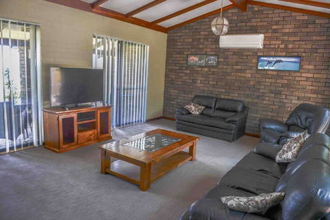 Geraldton Holliday Villas - Accommodation Brunswick Heads 8