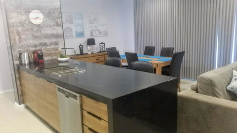 Mandurah Beach Front Apartment - Accommodation Brunswick Heads 13