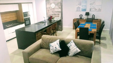 Mandurah Beach Front Apartment - Accommodation Brunswick Heads 17