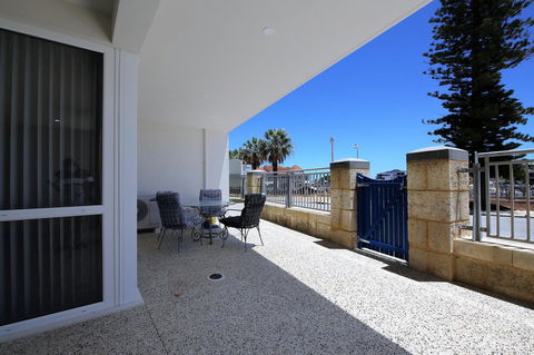 Studio Style Mindarie Marina - Accommodation Brunswick Heads 12