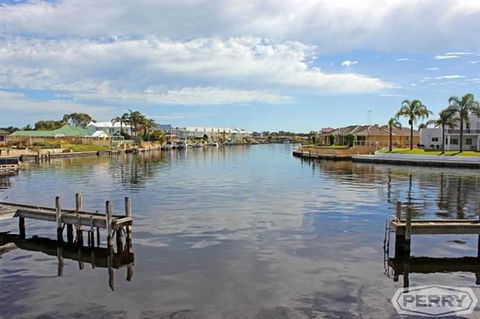 Waterside Canal Dreams - Accommodation Brunswick Heads 2