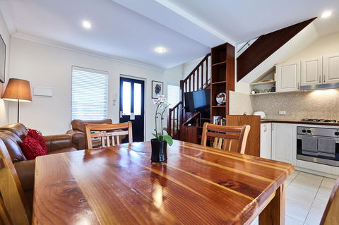 Fremantle Townhouse Unit 6 - Accommodation Brunswick Heads 0