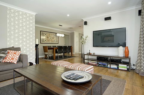 Marcus Villa Booragoon - Accommodation Brunswick Heads 4