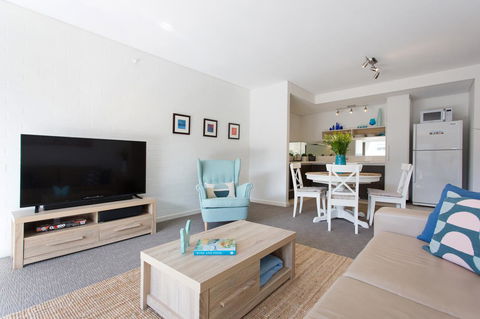 Beachside Living - South Fremantle - Accommodation Brunswick Heads 1