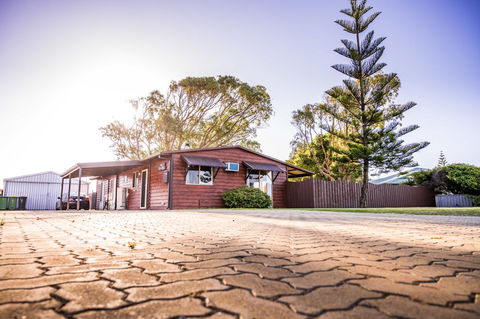 The Bothy Lancelin Family Retreat - Accommodation Brunswick Heads 0