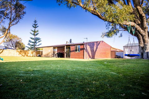 The Bothy Lancelin Family Retreat - Accommodation Brunswick Heads 1