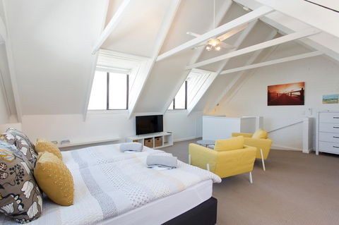 Monument Hill Townhouse - Fremantle - Accommodation Brunswick Heads 3