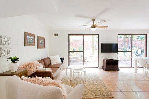 Monument Hill Townhouse - Fremantle - Accommodation Brunswick Heads 14