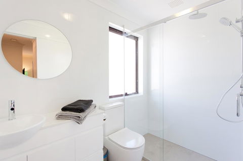 Monument Hill Townhouse - Fremantle - Accommodation Brunswick Heads 5