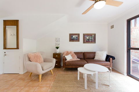 Monument Hill Townhouse - Fremantle - Accommodation Brunswick Heads 13