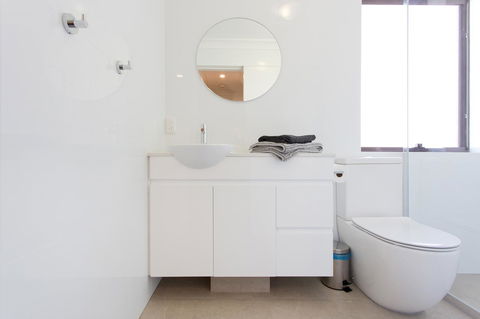 Monument Hill Townhouse - Fremantle - Accommodation Brunswick Heads 4