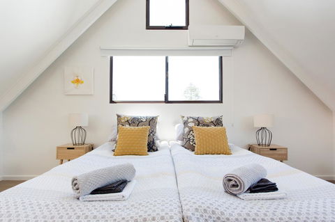 Monument Hill Townhouse - Fremantle - Accommodation Brunswick Heads 1