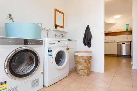 Monument Hill Townhouse - Fremantle - Accommodation Brunswick Heads 20