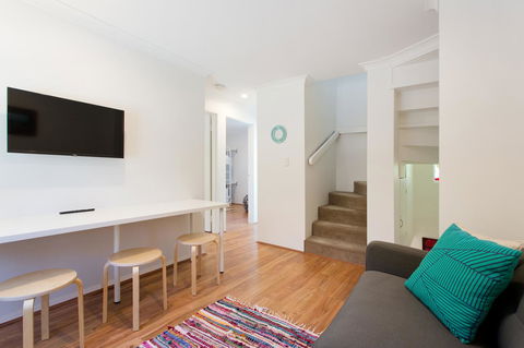 Monument Hill Townhouse - Fremantle - Accommodation Brunswick Heads 10