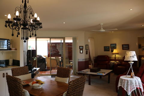 Crossland House - Accommodation Brunswick Heads 18