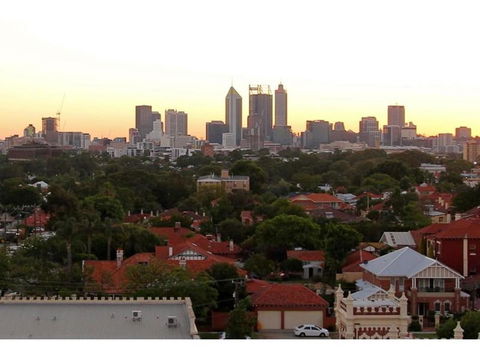 Lawley Luxury Views - Perth City, Swan River - Accommodation Brunswick Heads 24