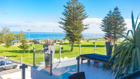 Mullaloo Beach Hotels & Apartments - Accommodation Brunswick Heads 6