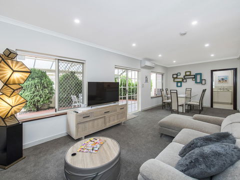 Luxury Federation Style Home - Sleeps 10 - Accommodation Brunswick Heads 3