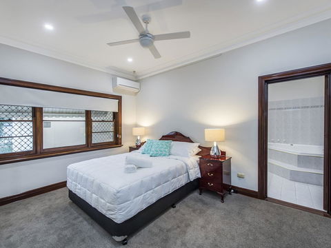 Luxury Federation Style Home - Sleeps 10 - Accommodation Brunswick Heads 7