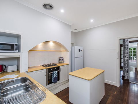 Luxury Federation Style Home - Sleeps 10 - Accommodation Brunswick Heads 4