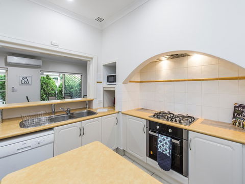Luxury Federation Style Home - Sleeps 10 - Accommodation Brunswick Heads 5