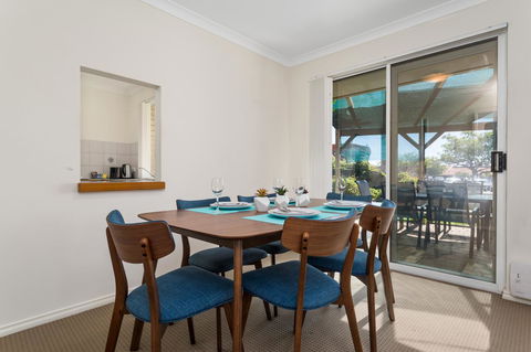 Como South Perth Villa - Accommodation Brunswick Heads 0