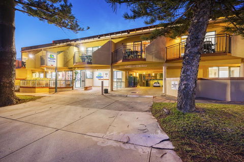 Cottesloe Beach Chalets - Accommodation Brunswick Heads 6