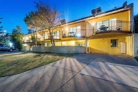 Cottesloe Beach Chalets - Accommodation Brunswick Heads 2